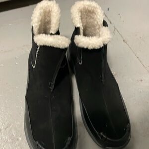 Lanes ends slip on boots size 7